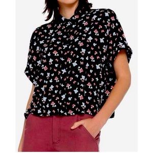 Hot Topic mushroom and butterfly crop top button up